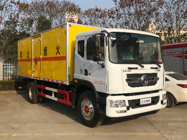 東風多利卡D9爆破器材運輸車