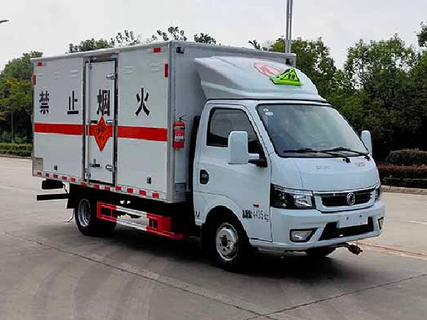 東風(fēng)微型煙花爆竹運(yùn)輸車(chē)