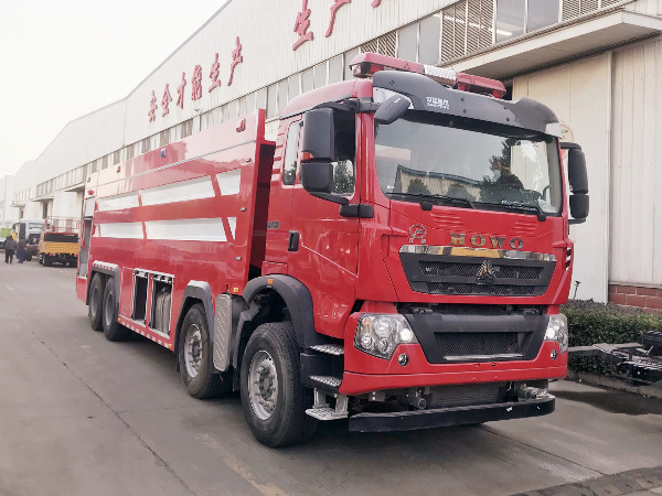 重汽24噸水罐消防車(chē) 重汽24噸水罐消防車(chē)