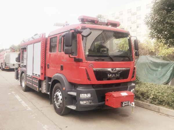 德國曼搶險(xiǎn)救援消防車