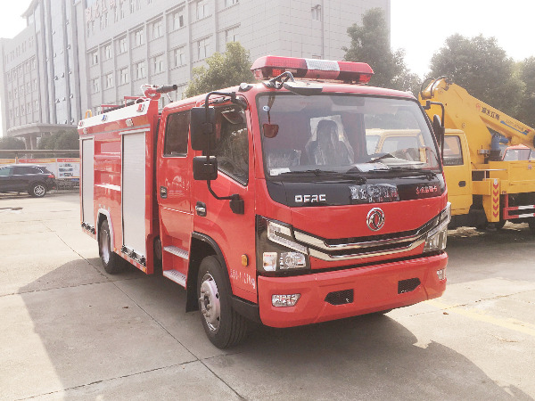 東風5噸水罐消防車 東風5噸水罐消防車