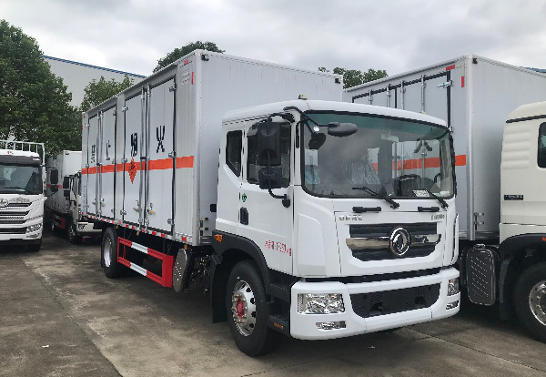 東風6米8煙花爆竹運輸車 東風6米8煙花爆竹運輸車