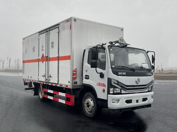 東風(fēng)5米2煙花爆竹運(yùn)輸車(chē)