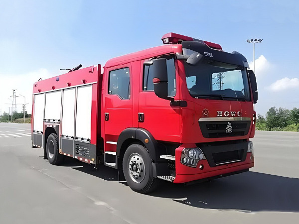 重汽豪沃6噸水罐消防車 重汽豪沃6噸水罐消防車