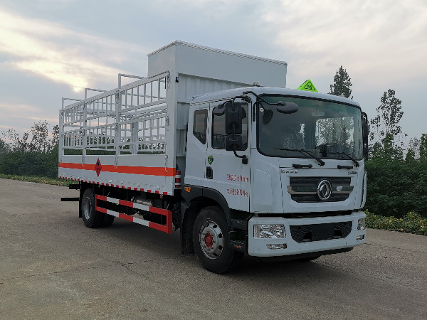 東風D9帶滑吊氣瓶運輸車