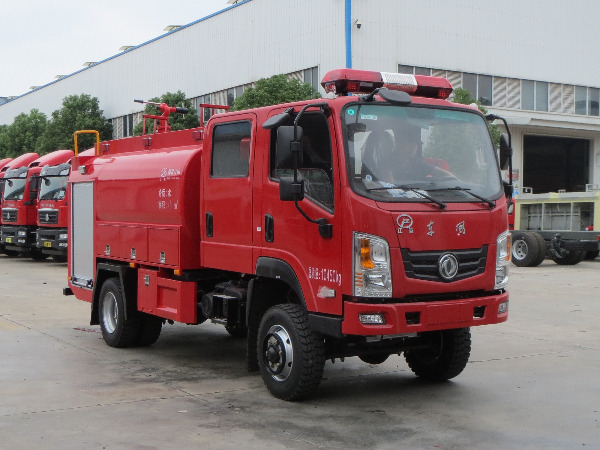 東風4.5噸四驅供水車