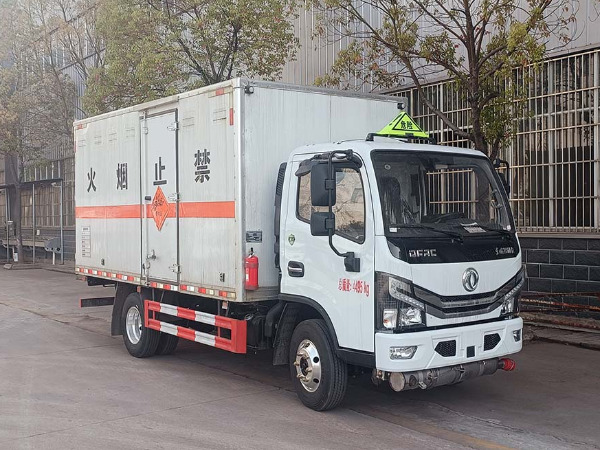東風多利卡爆破器材運輸車 東風多利卡爆破器材運輸車
