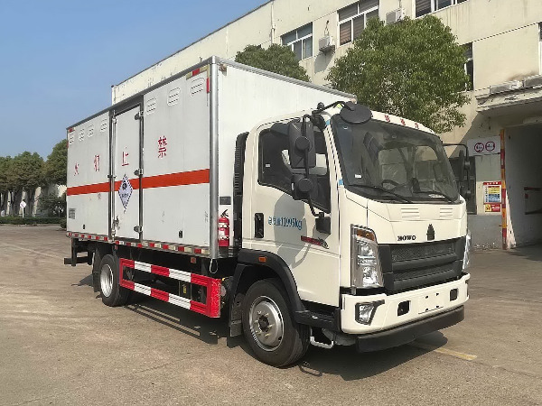重汽5米2毒性和感染性物品廂式運輸車