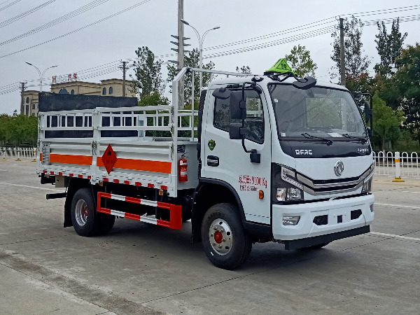 東風5噸氣瓶運輸車 東風5噸氣瓶運輸車