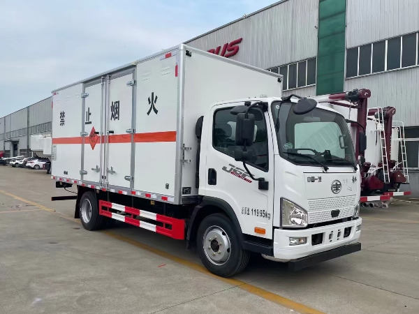 解放7噸爆破器材運輸車