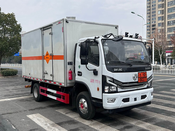 東風5噸爆破器材運輸車